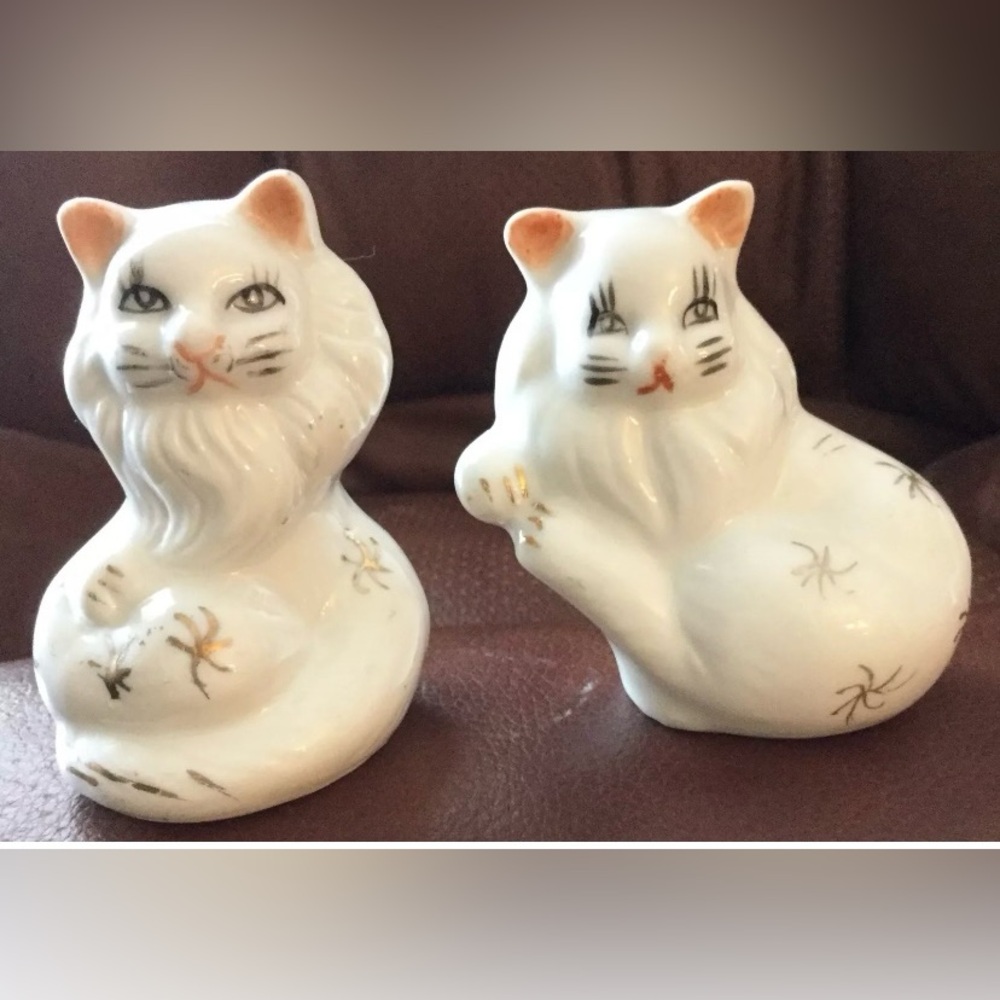 Vintage ALL WHITE PERSIAN Cats Kittens SET of 2 GOLD STAR Design UNIQUE